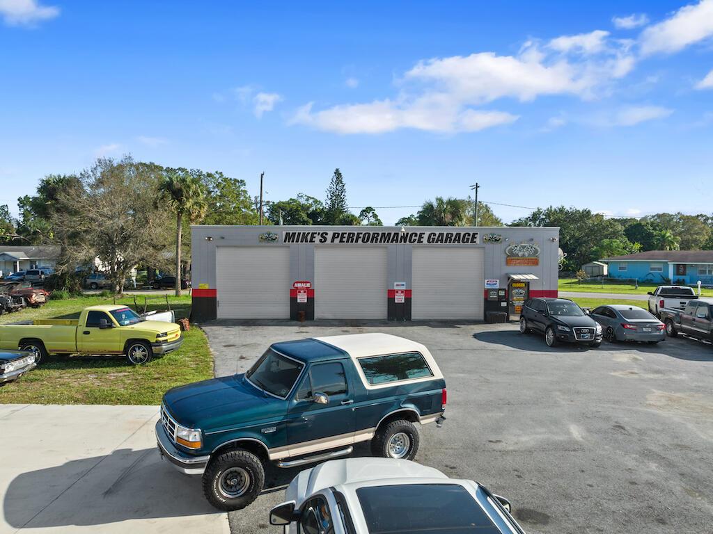 1390 S 27th Street Property Photo 3
