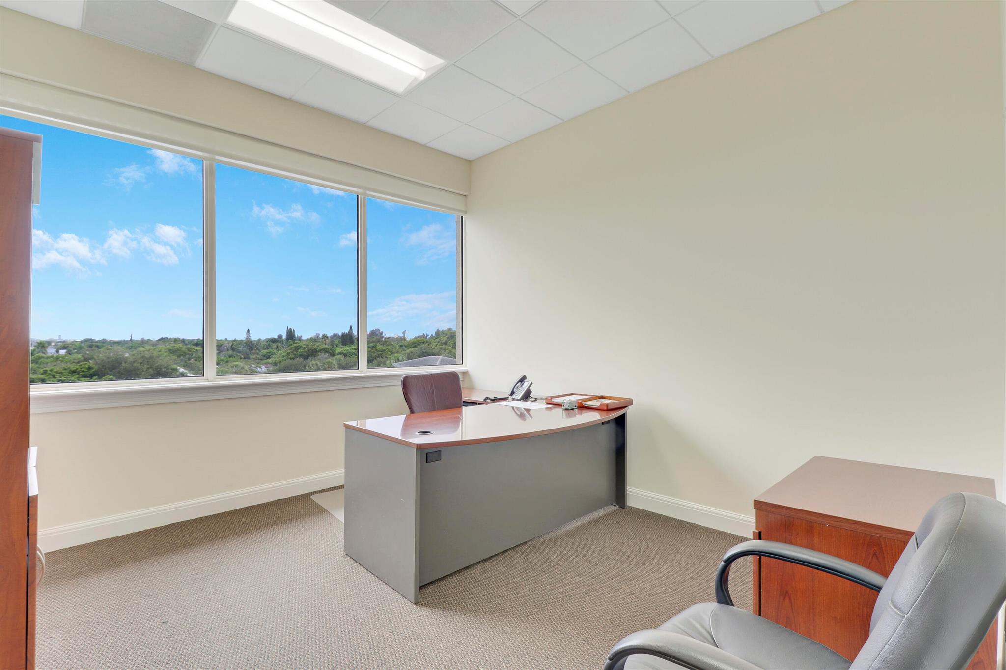 6751 N Federal Highway 400 401 402 403 Property Photo 6