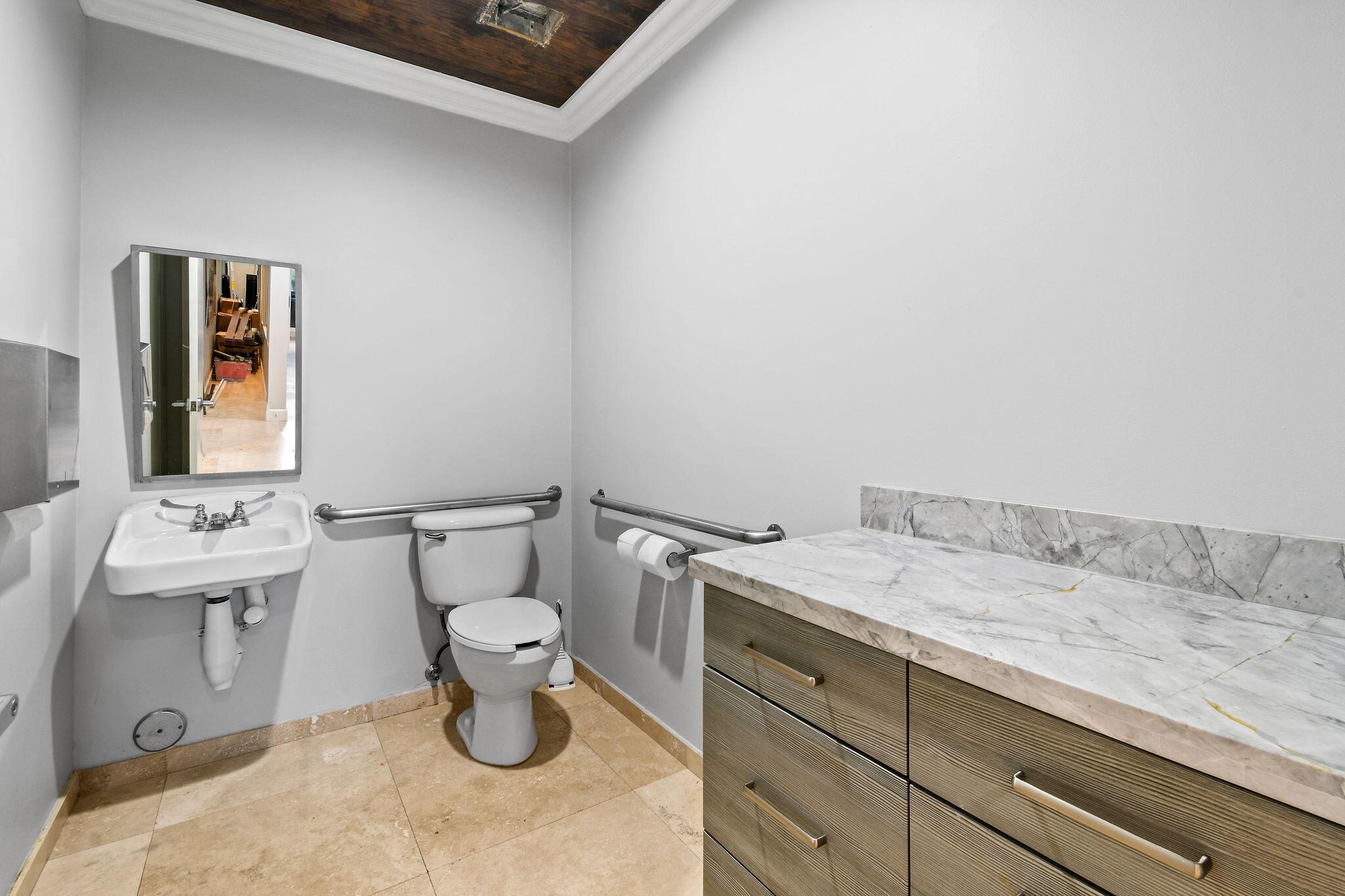 5401 N Haverhill Road 126 Property Photo 13