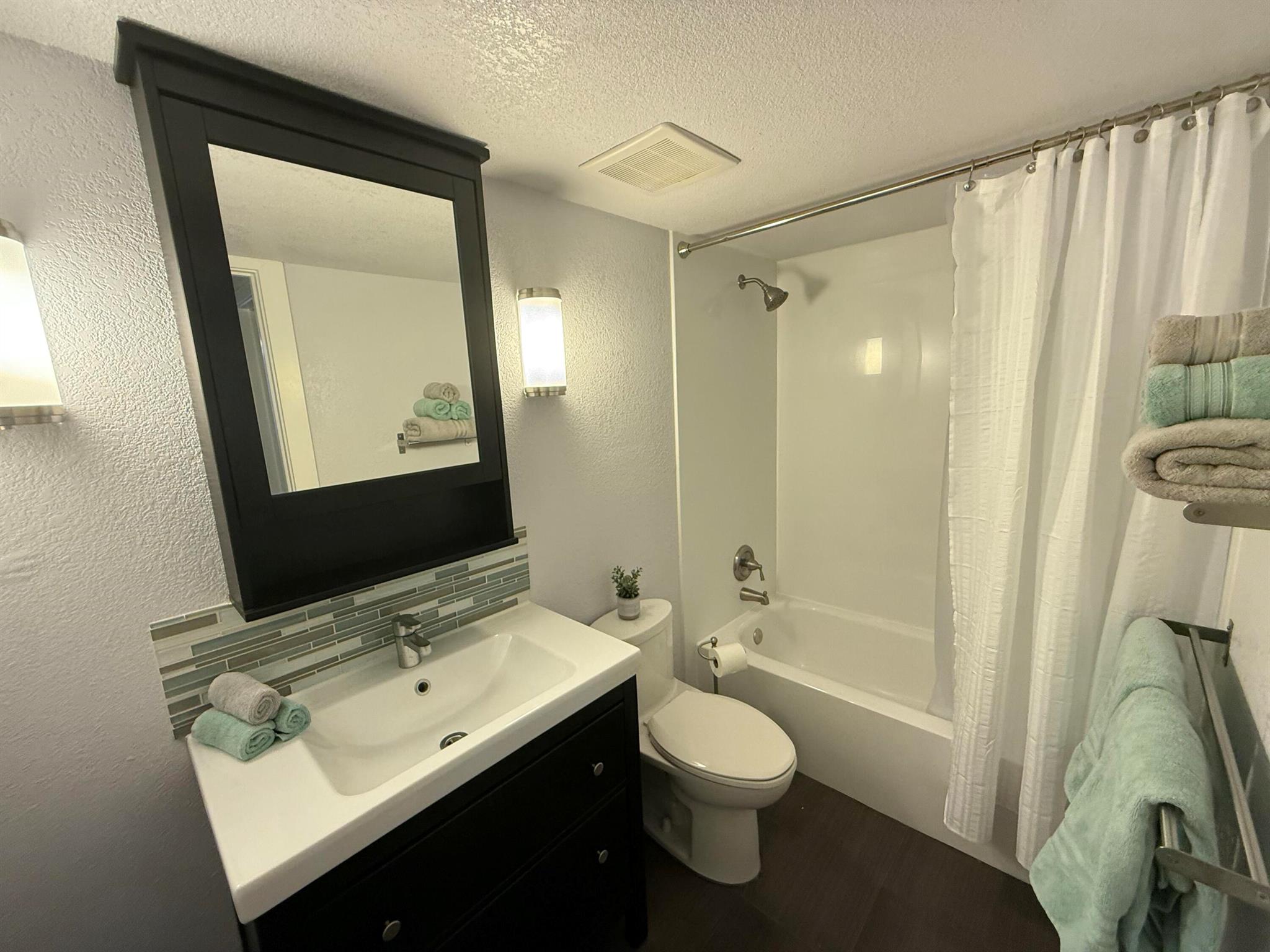 1600 Dover Road 203b Property Photo 24