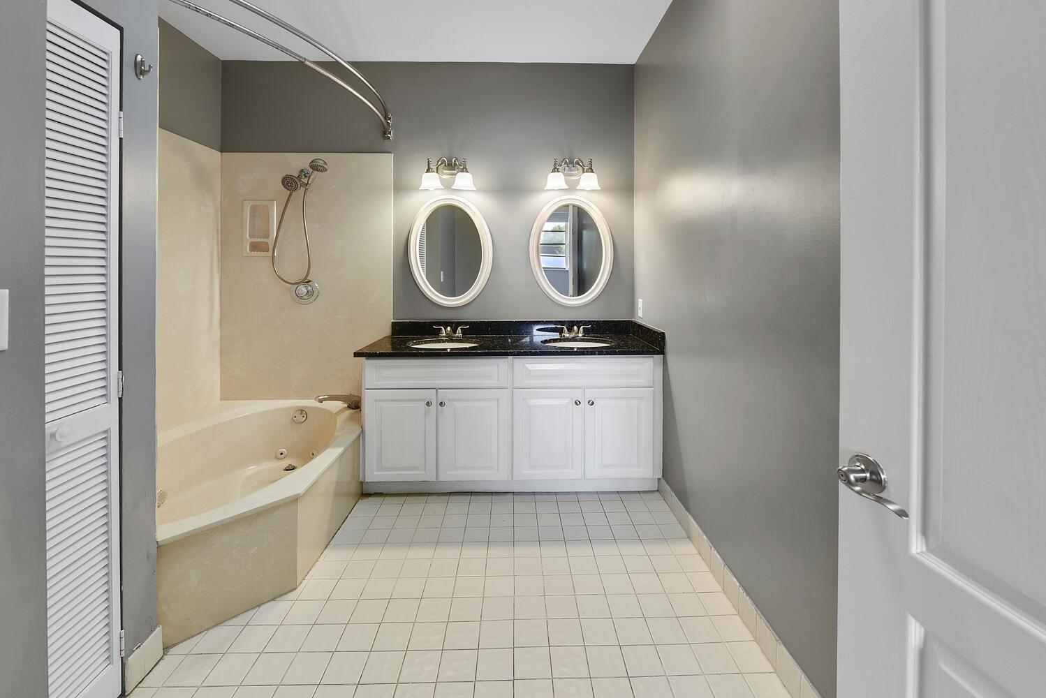 8694 Via Reale 4 (61u) Property Photo 18