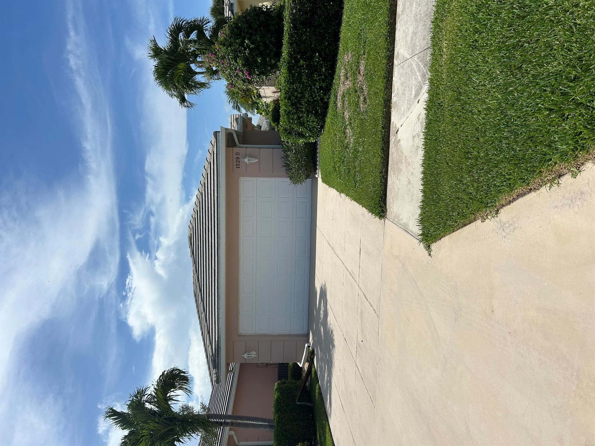 1529 Nw Amherst Drive B Property Photo 1