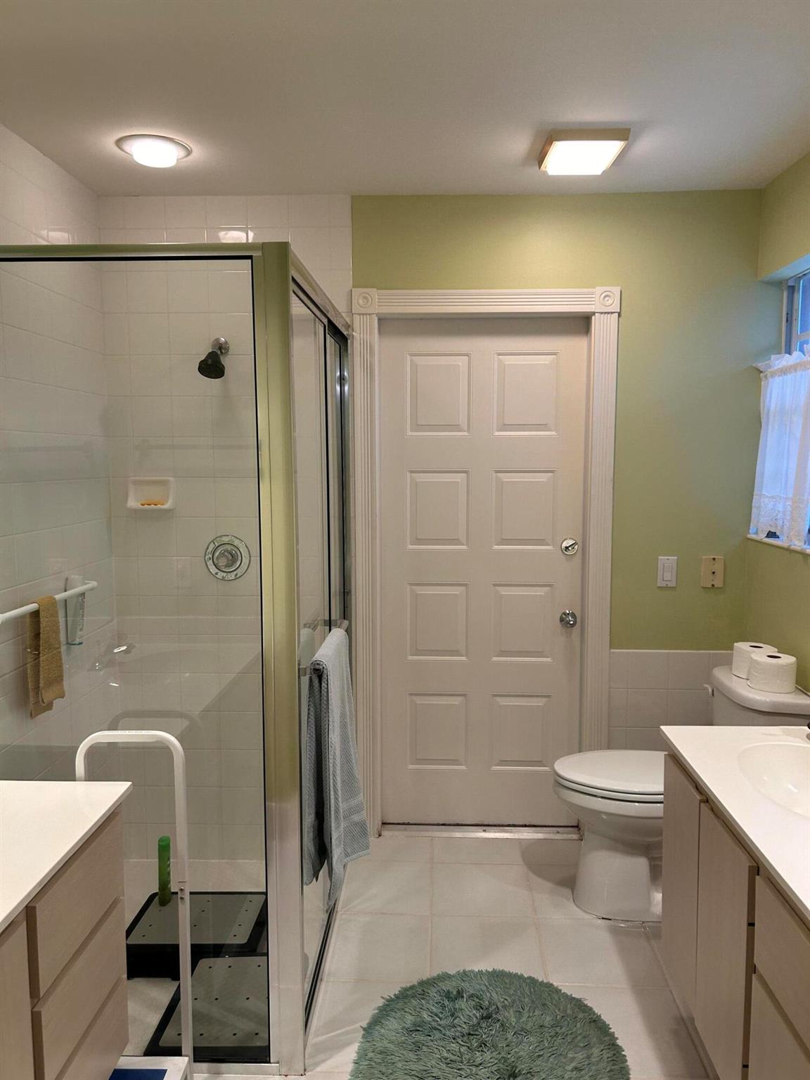 1529 Nw Amherst Drive B Property Photo 6
