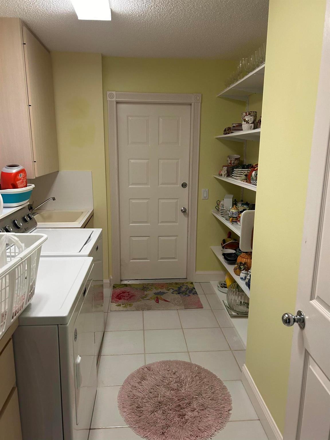 1529 Nw Amherst Drive B Property Photo 8