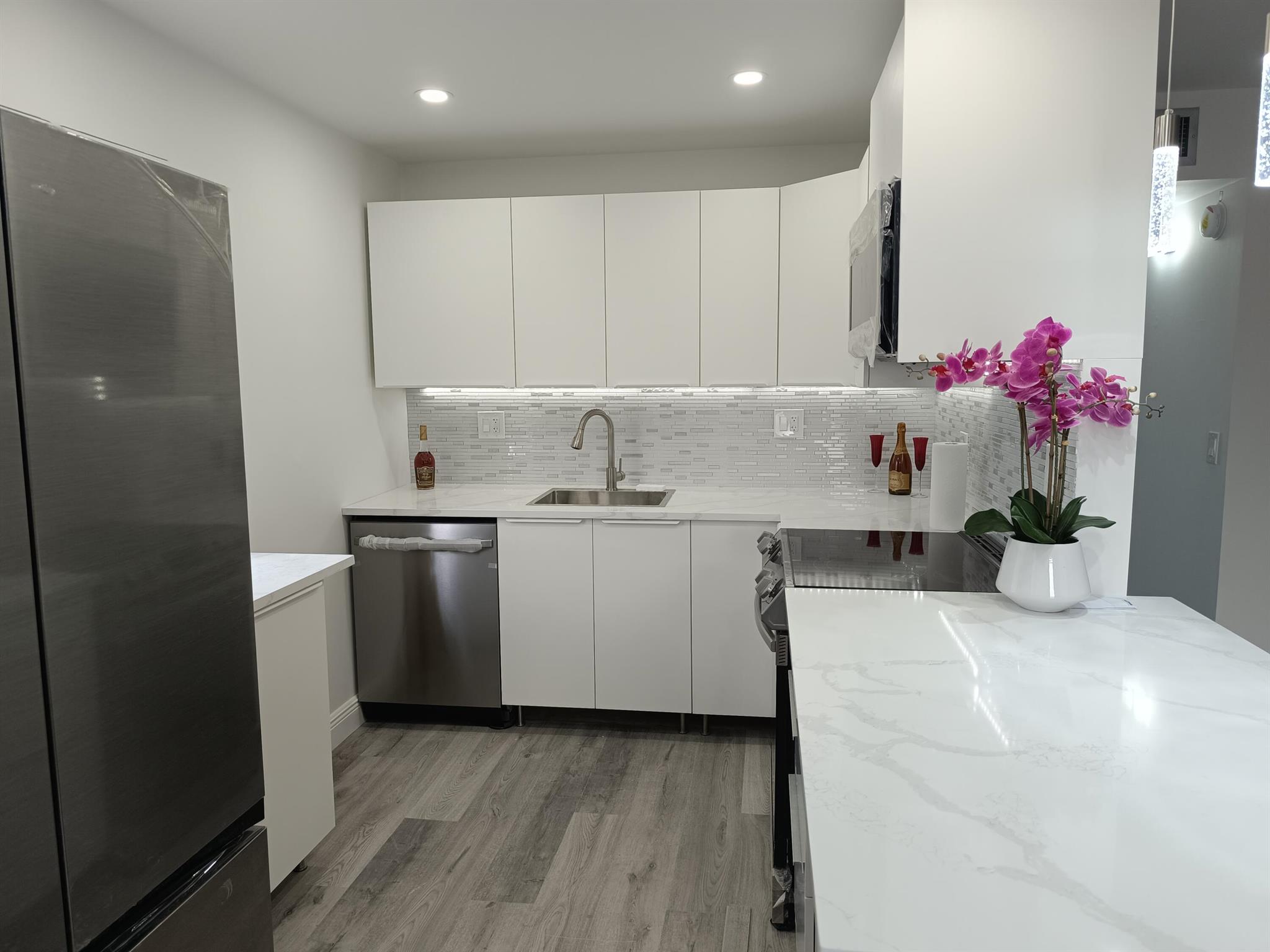 193 Burgundy E Property Photo 1
