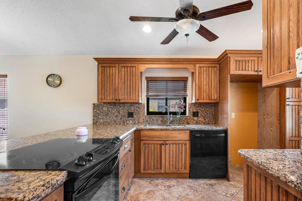 8068 Sweetbriar Way Property Photo 7