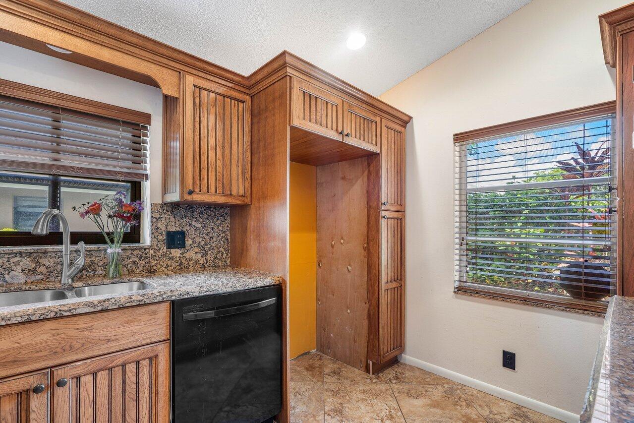 8068 Sweetbriar Way Property Photo 8