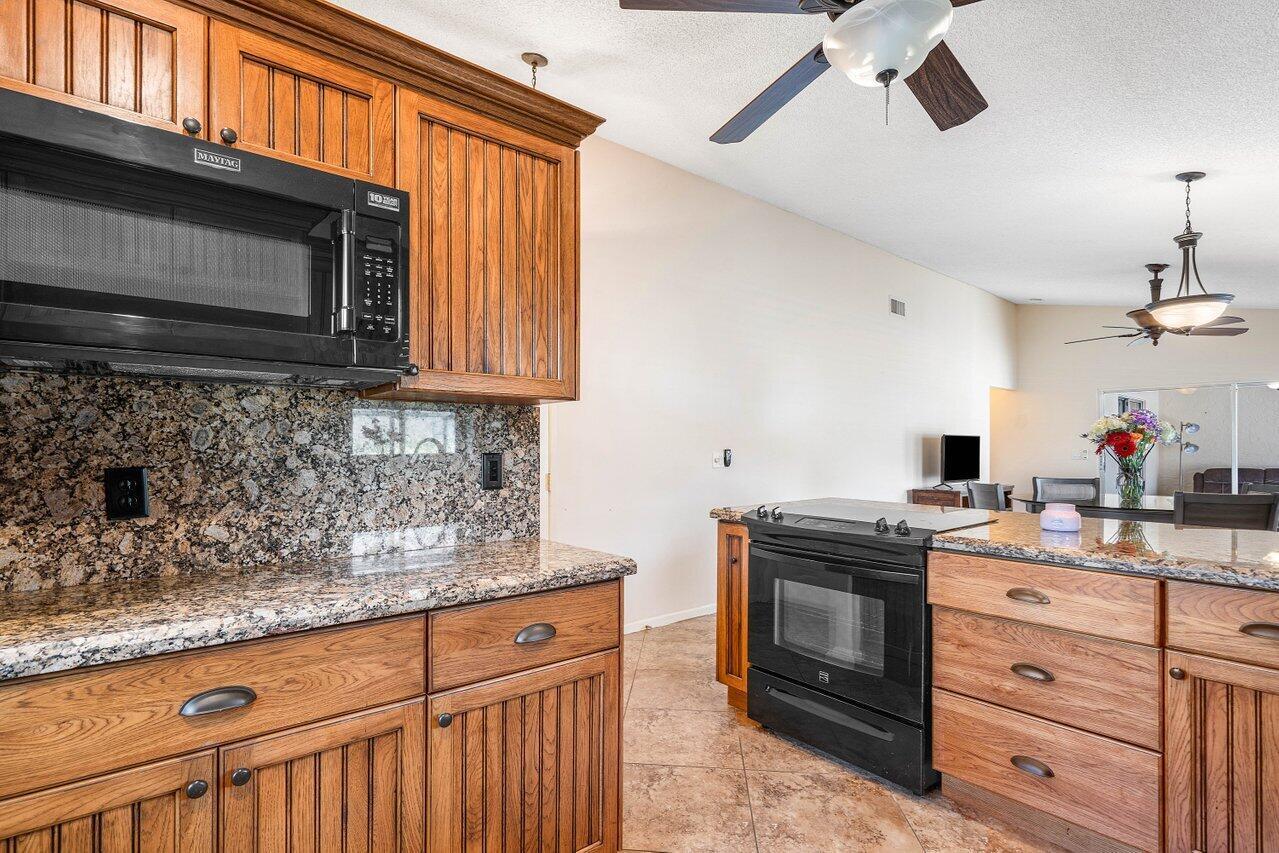 8068 Sweetbriar Way Property Photo 9