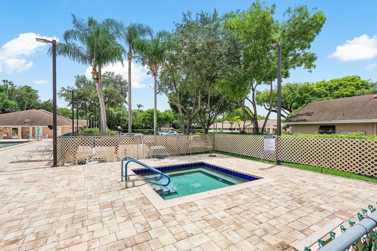 8068 Sweetbriar Way Property Photo 32
