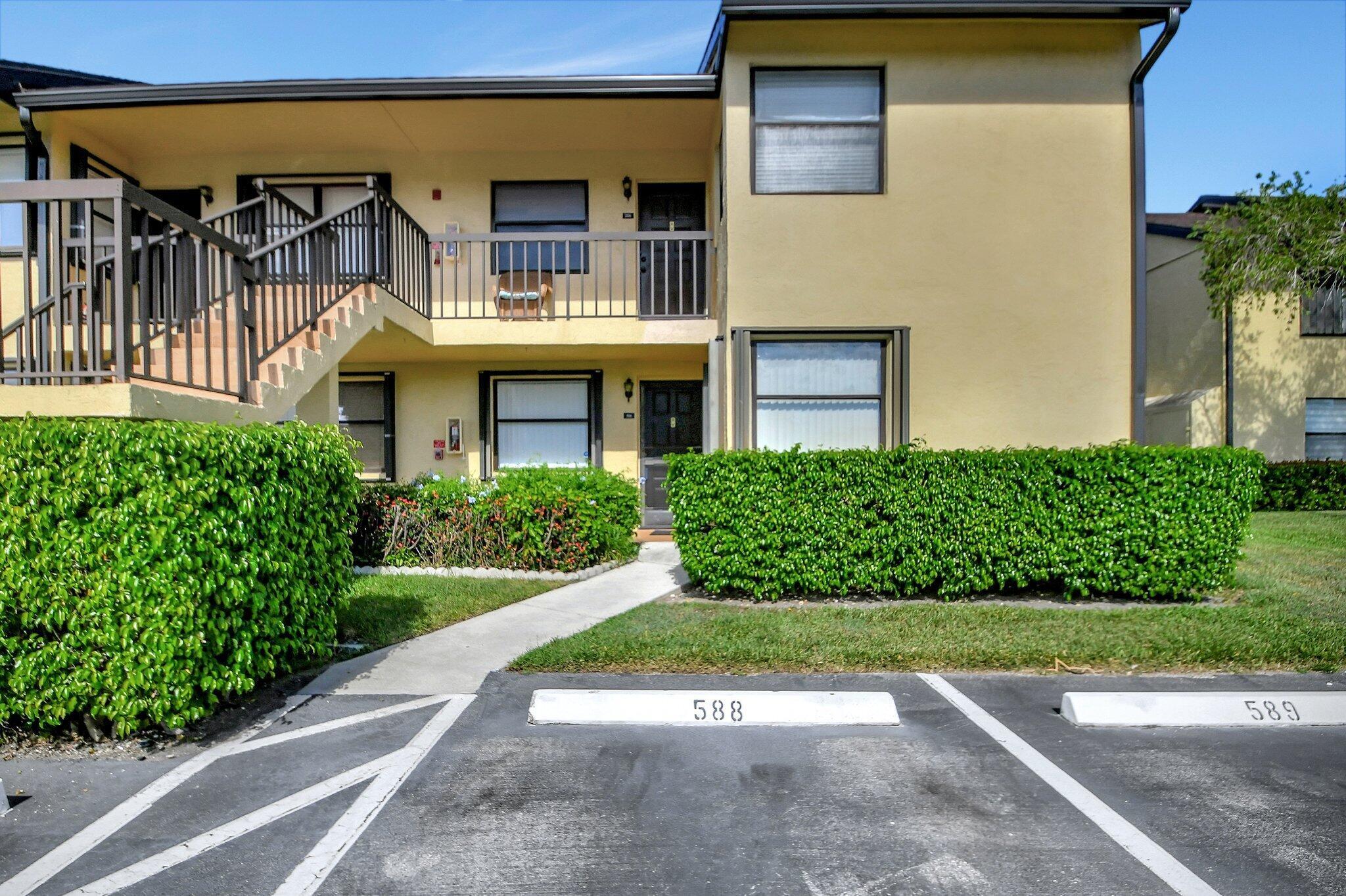 4691 Lucerne Lakes Boulevard E 106 Property Photo 1