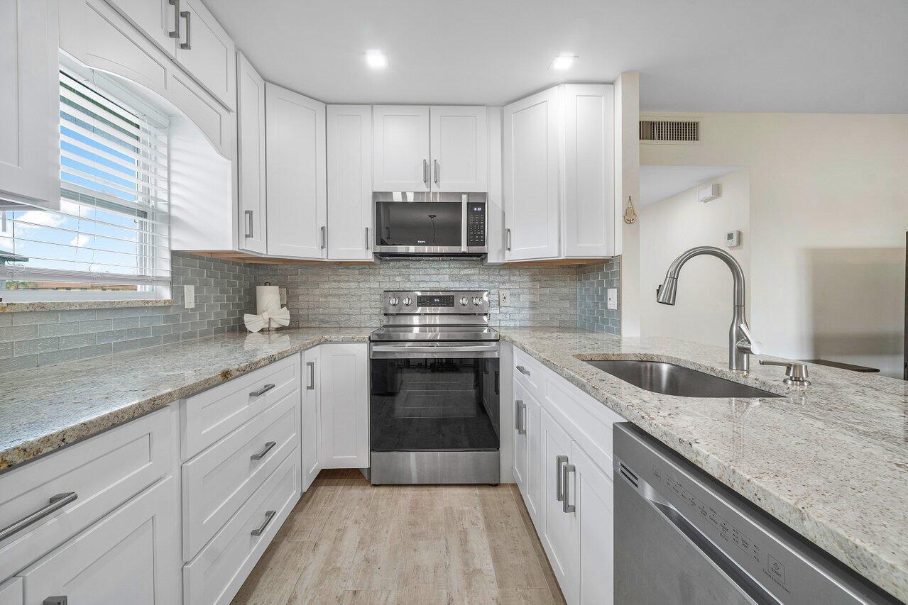 76 Flanders B Property Photo 1