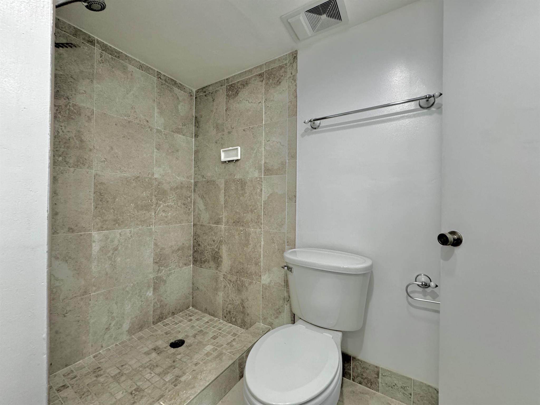 1638 Embassy Drive 205 Property Photo 19