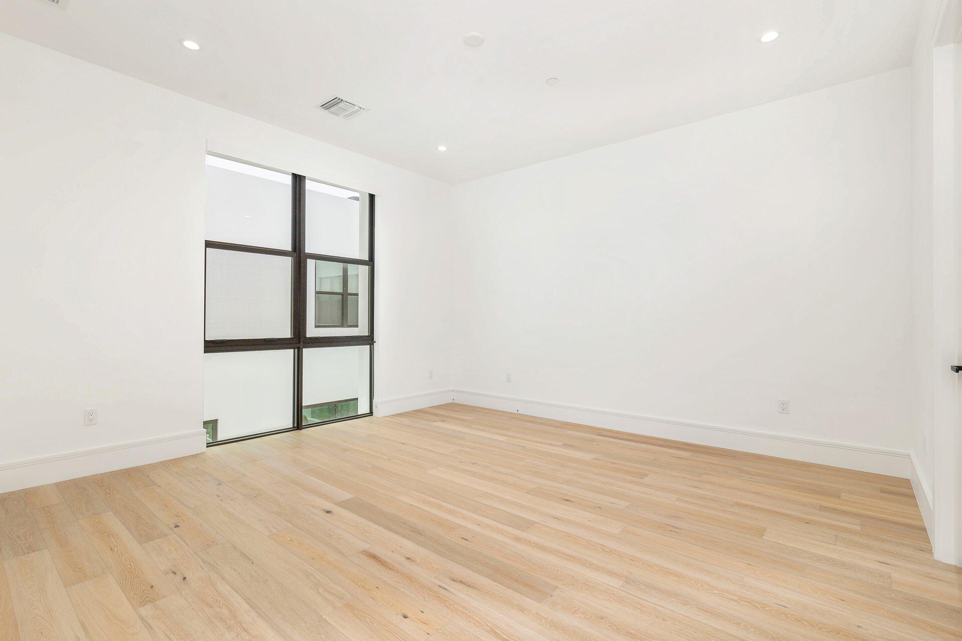 1921 Dock Street Property Photo 15