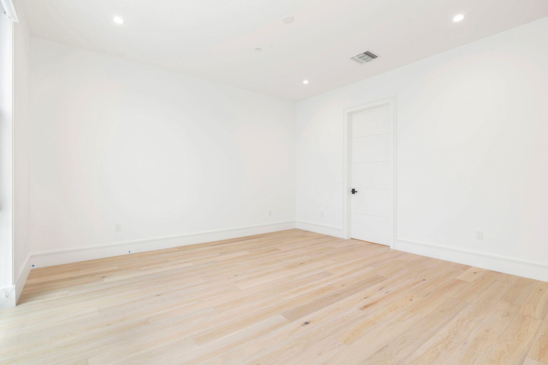 1921 Dock Street Property Photo 16
