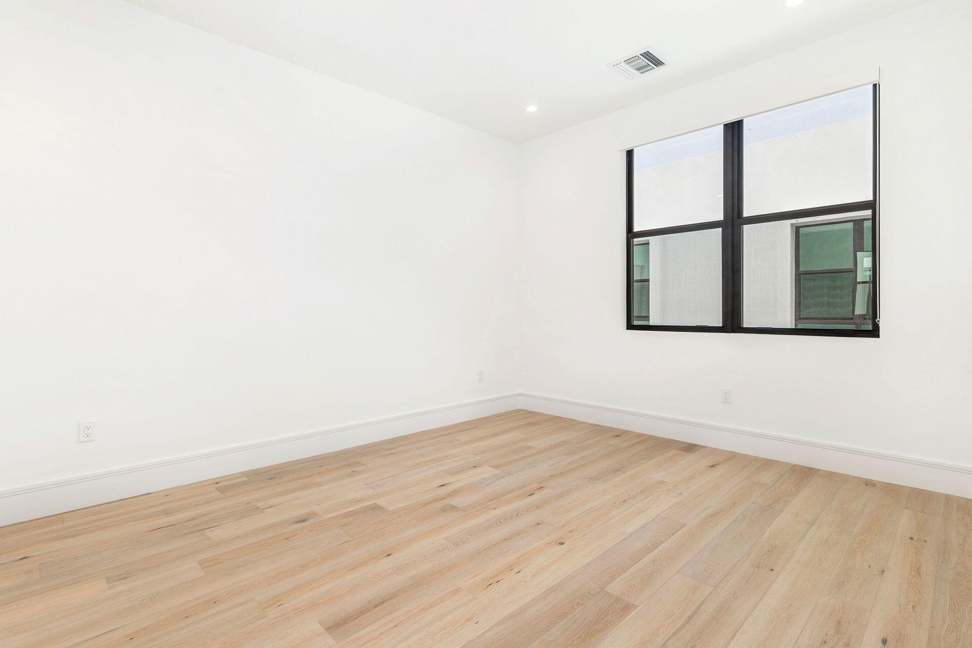 1921 Dock Street Property Photo 22