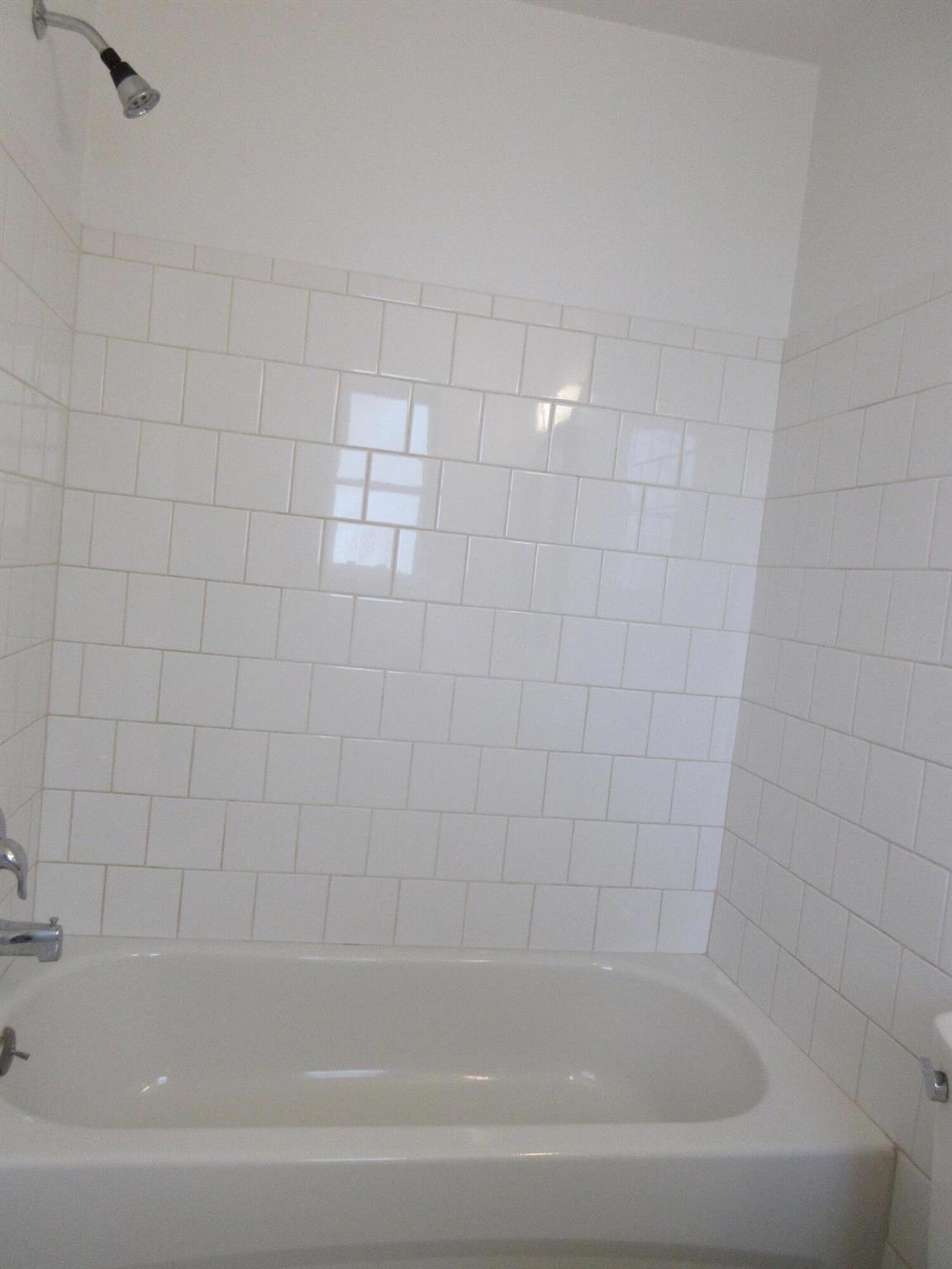 1118 N H Street Property Photo 10