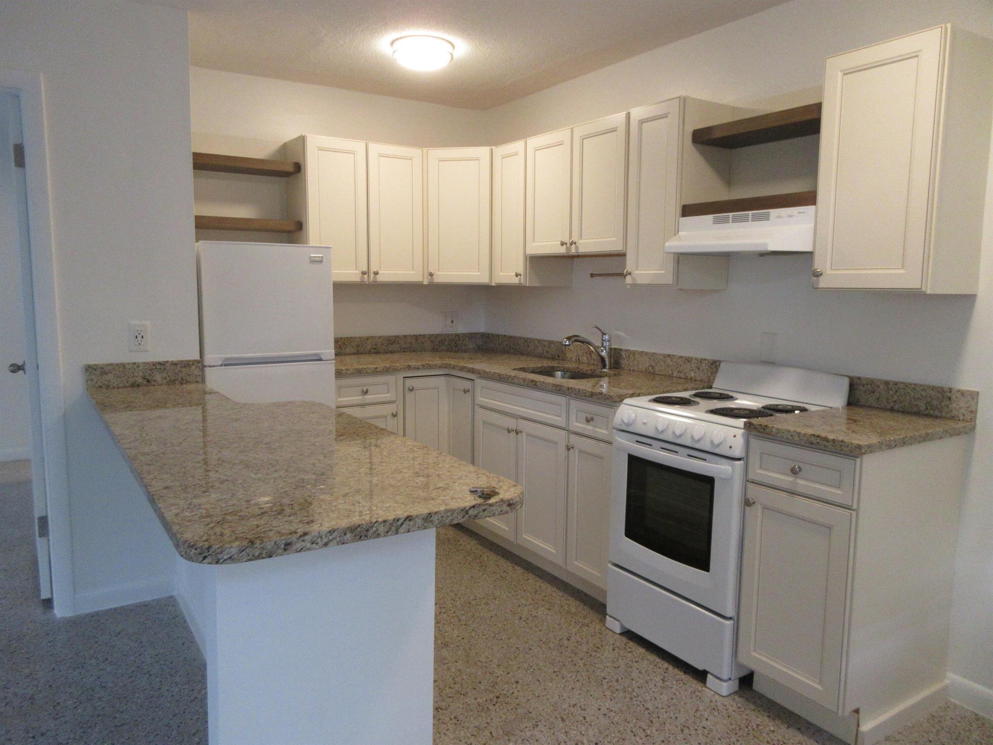 1118 N H Street Property Photo 12