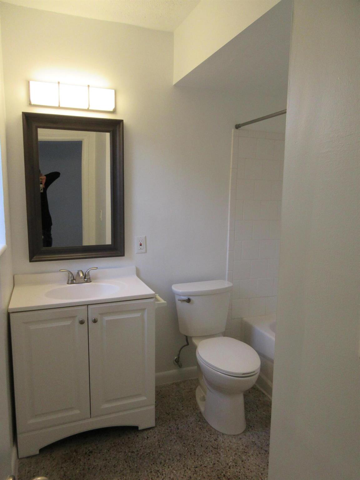 1118 N H Street Property Photo 15