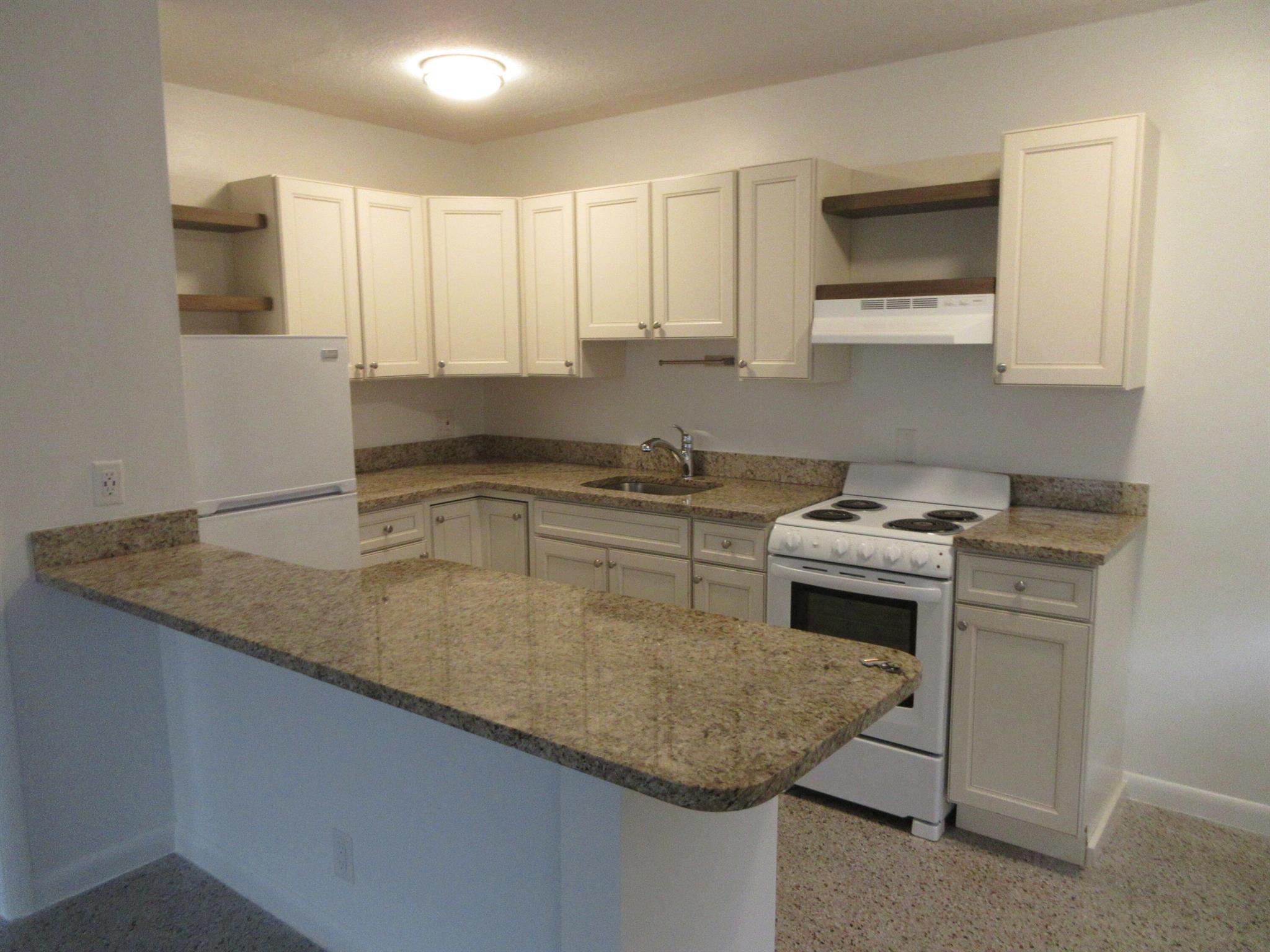 1118 N H Street Property Photo 18