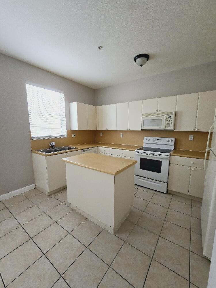 3803 Shoma Drive Property Photo 2