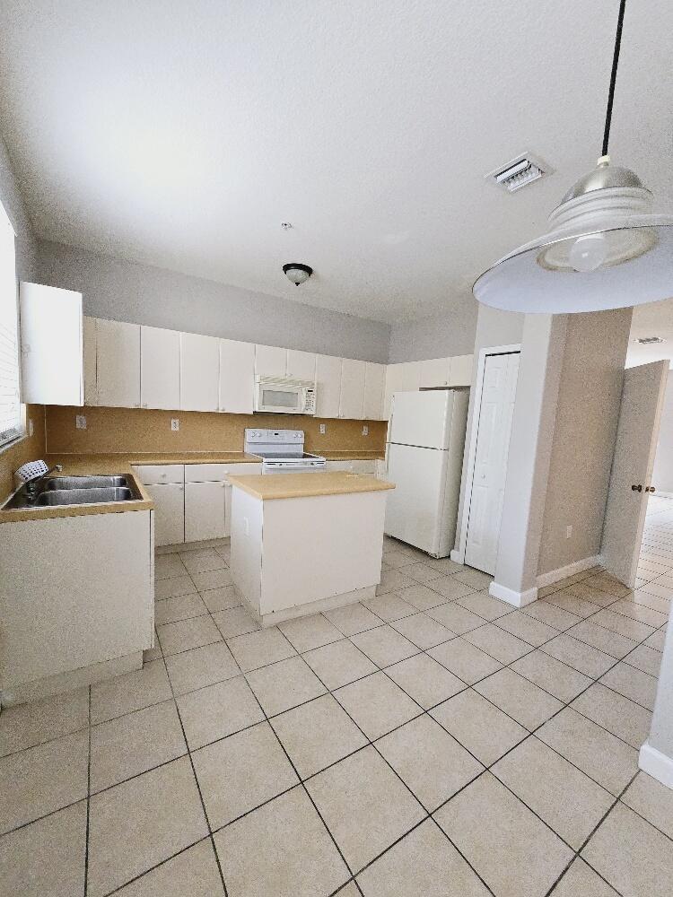 3803 Shoma Drive Property Photo 4