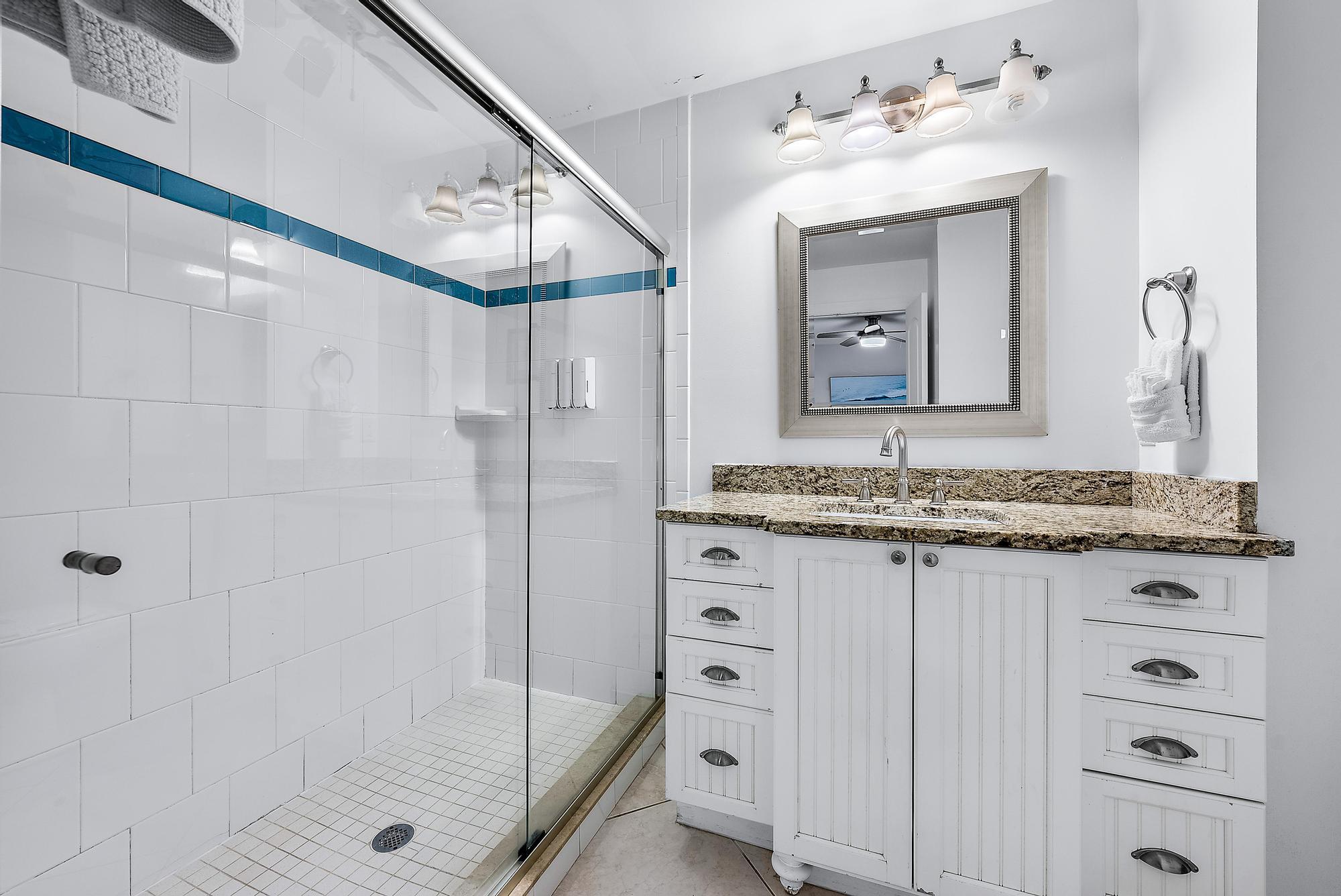 2507 N Ocean Drive Property Photo 39