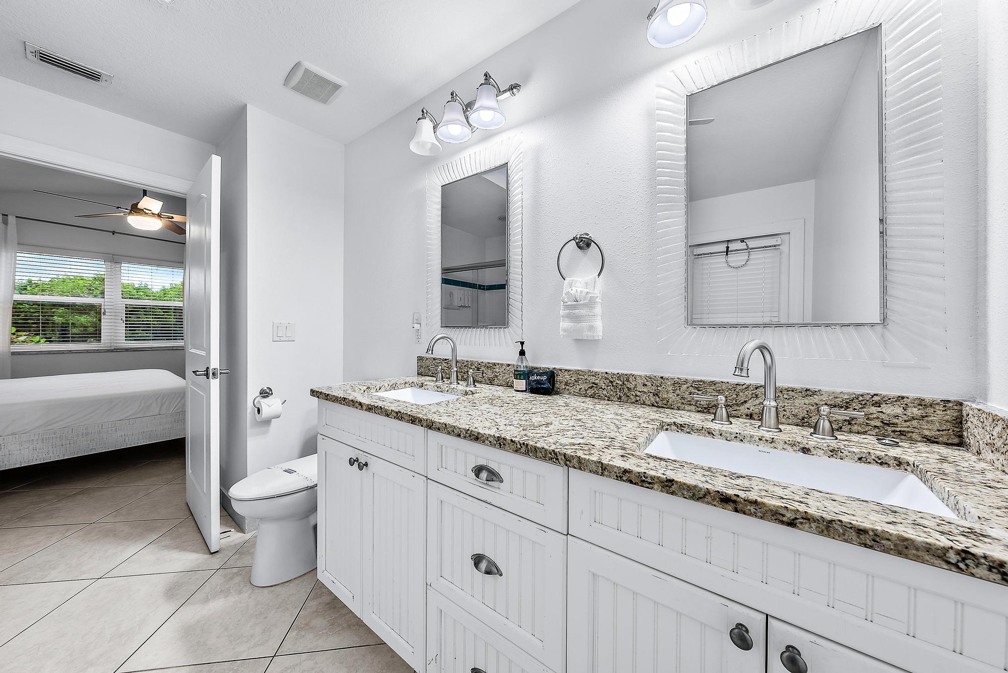 2507 N Ocean Drive Property Photo 58