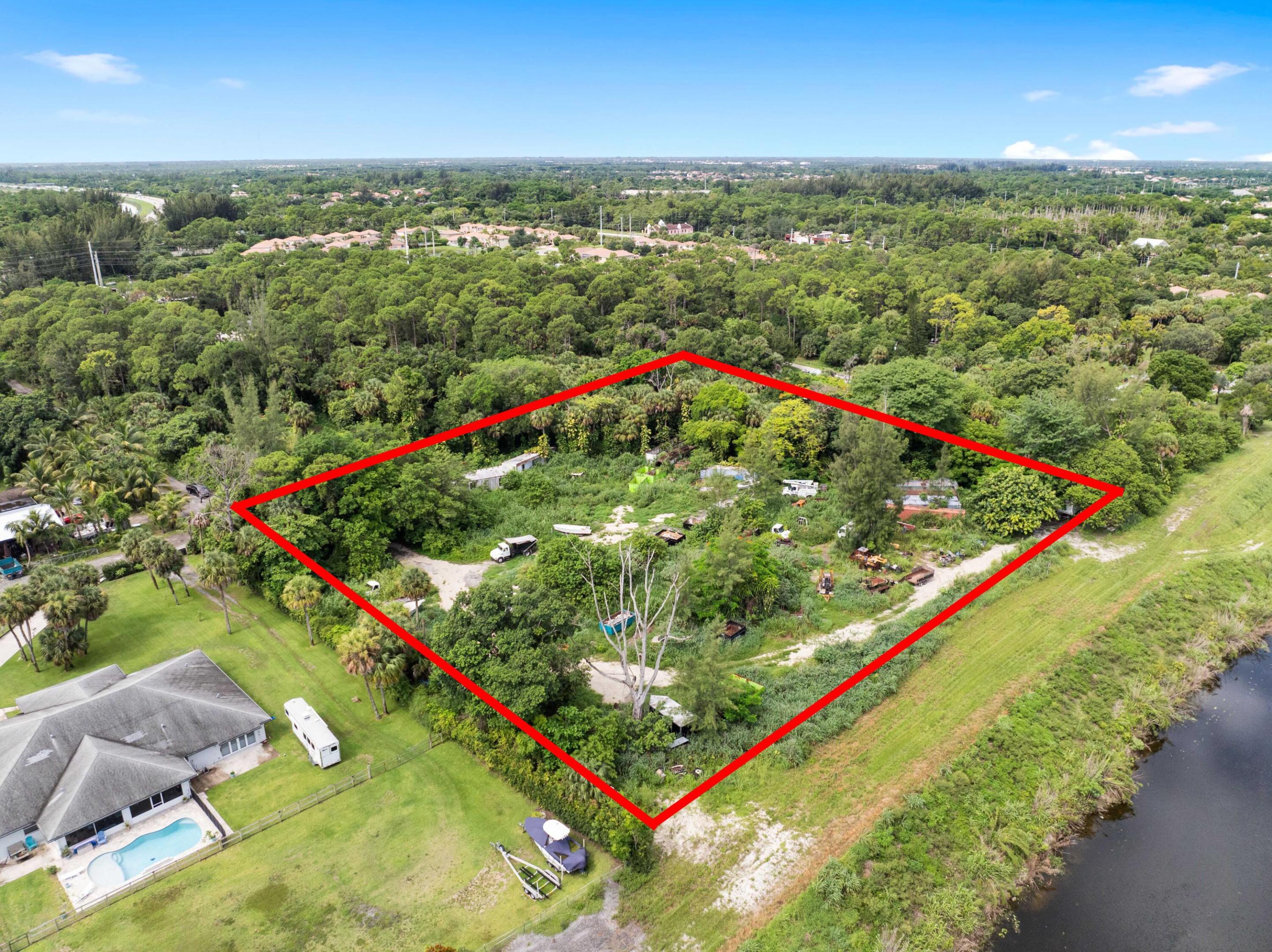 R11016574 Property Photo 2