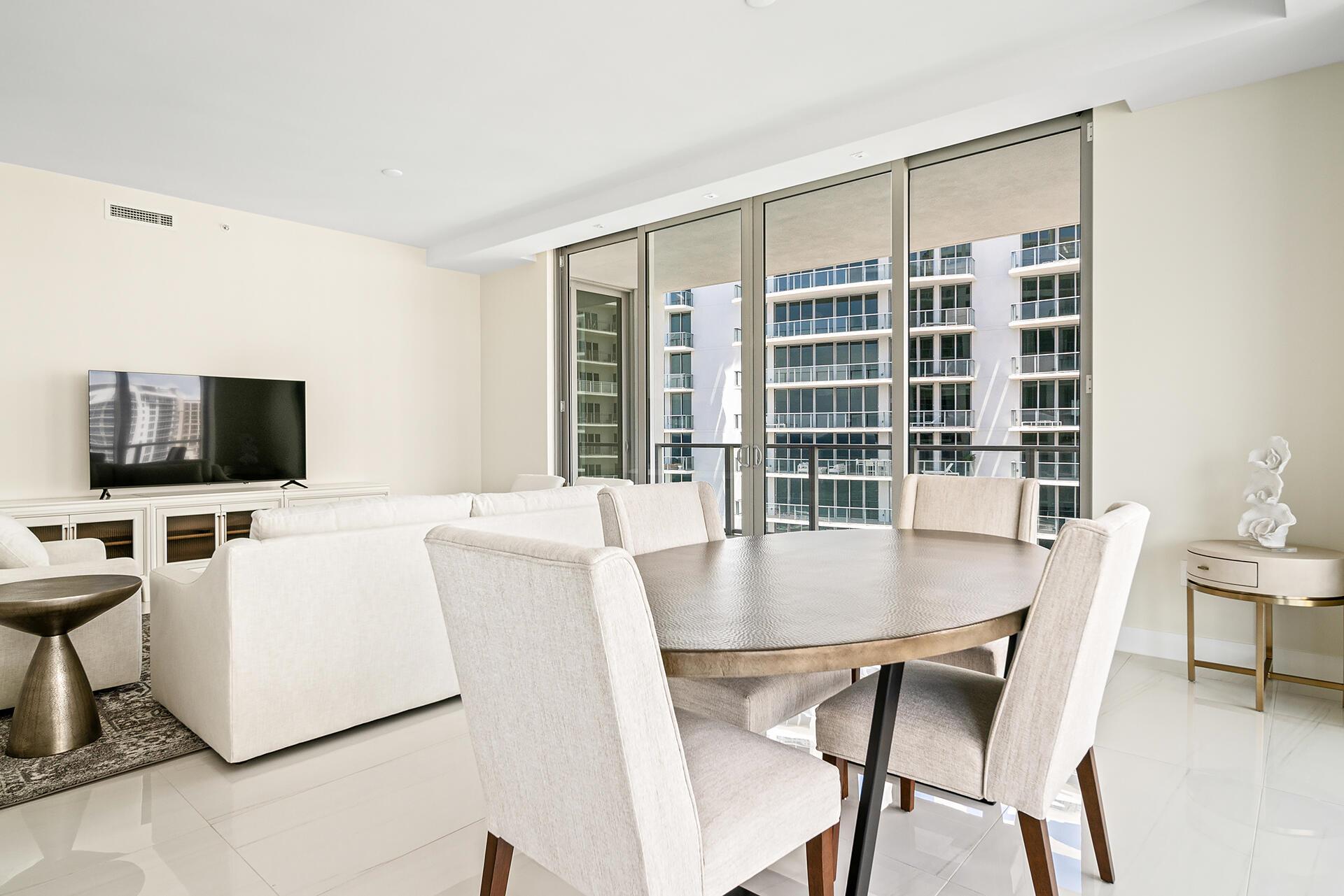 3100 N Ocean Drive H-1409 Property Photo 3