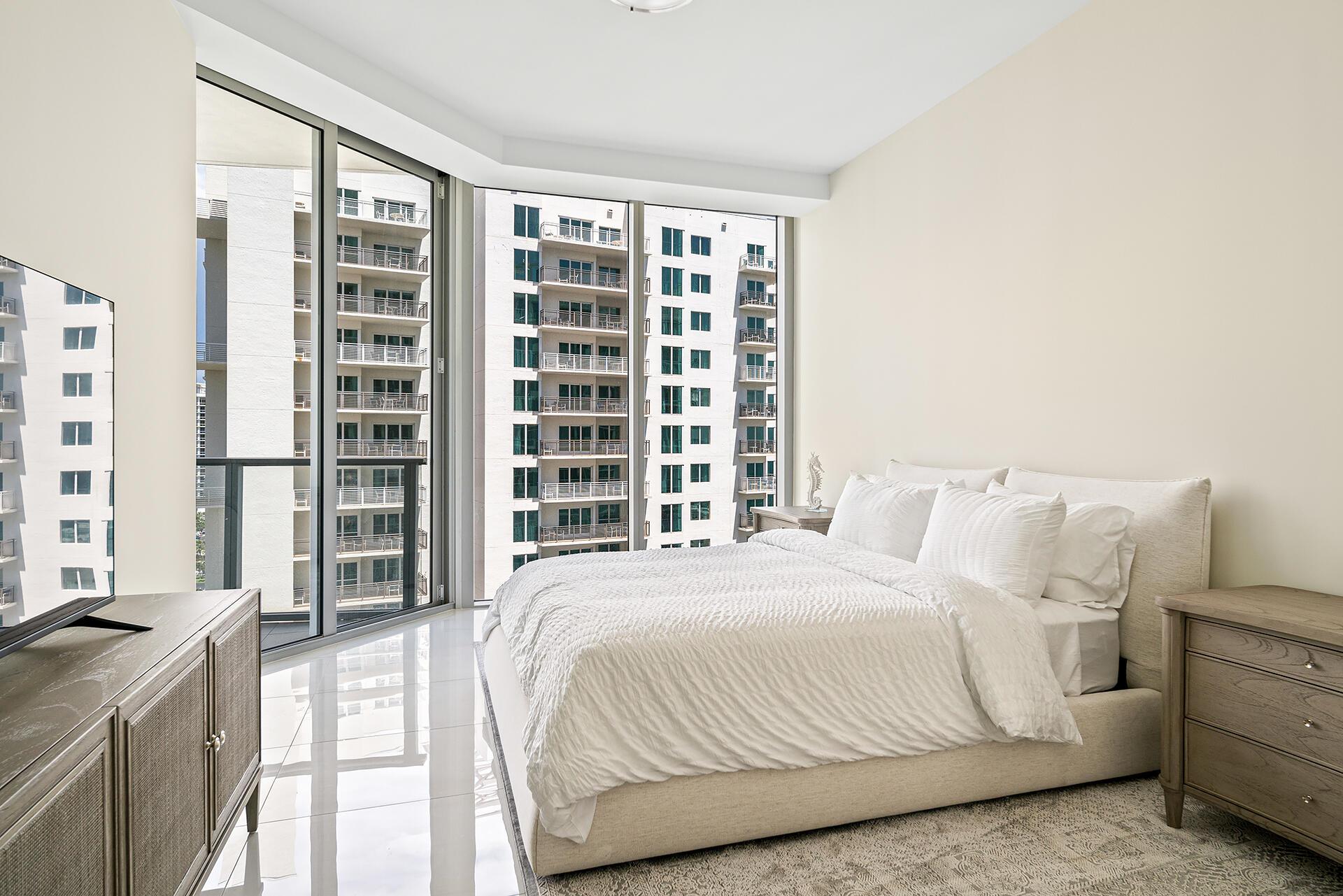 3100 N Ocean Drive H-1409 Property Photo 10