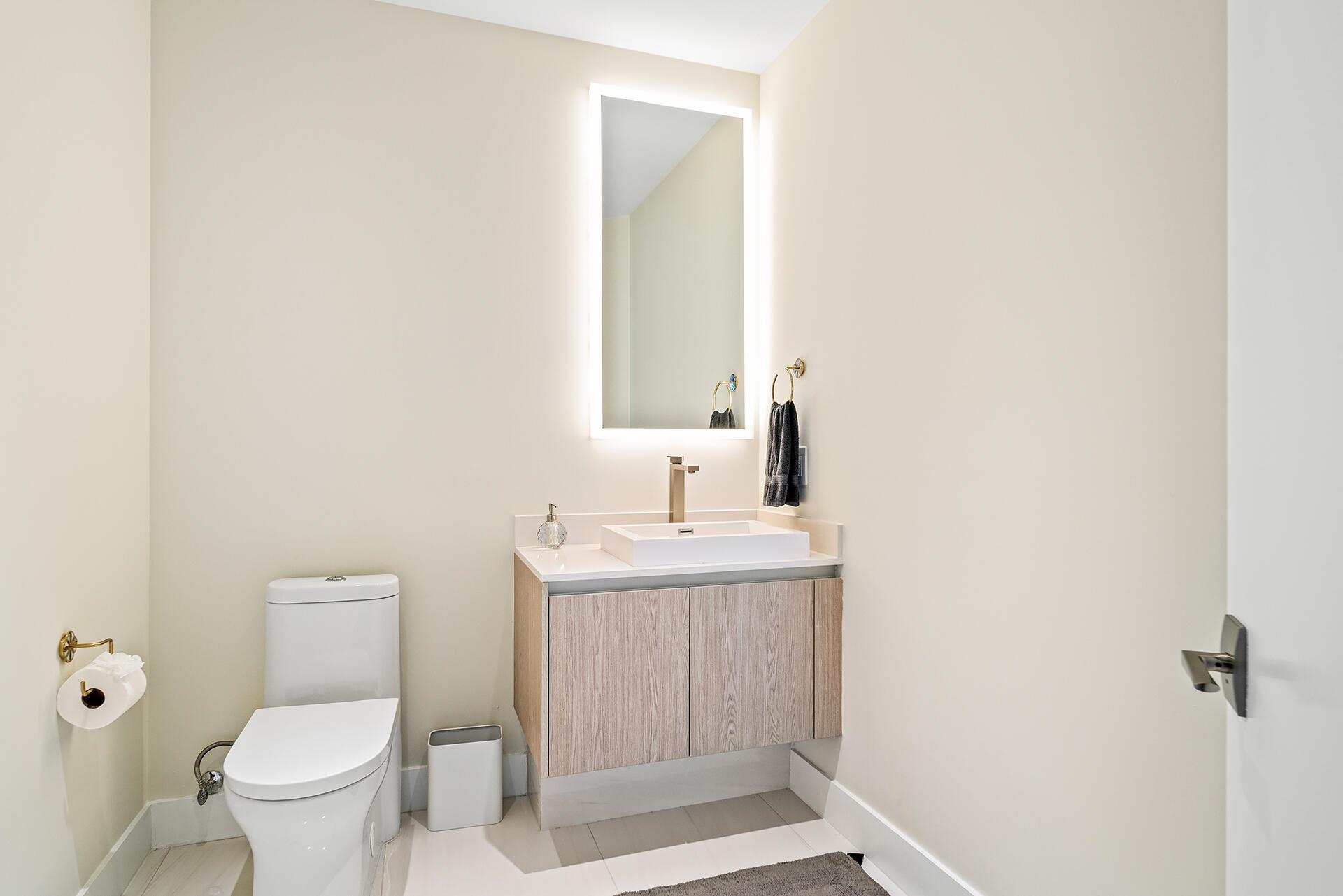 3100 N Ocean Drive H-1409 Property Photo 15