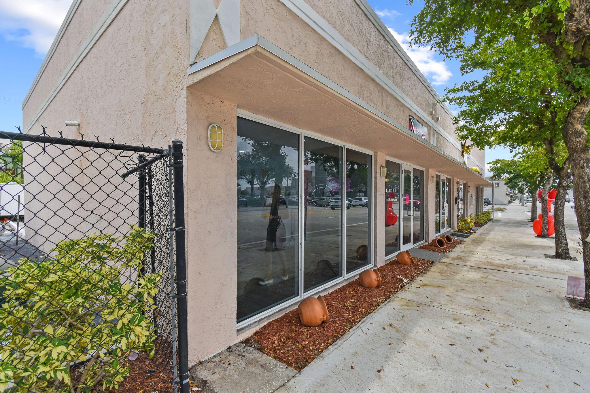 2730 S Dixie Highway Property Photo 6