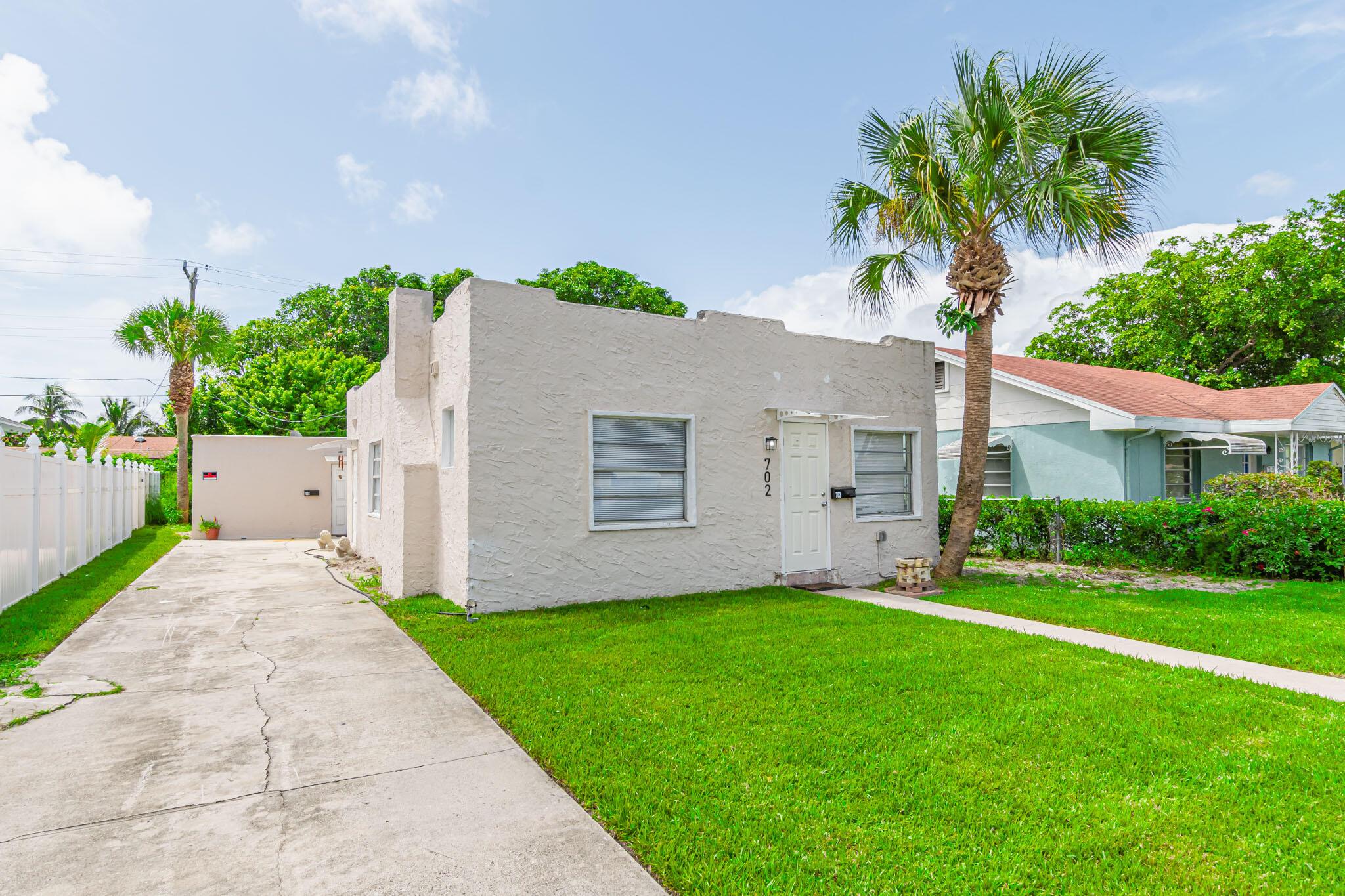 R11019429 Property Photo 1