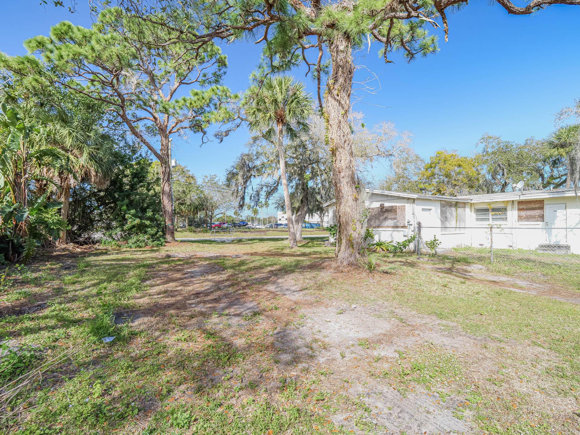 690 6th Avenue Property Photo 8
