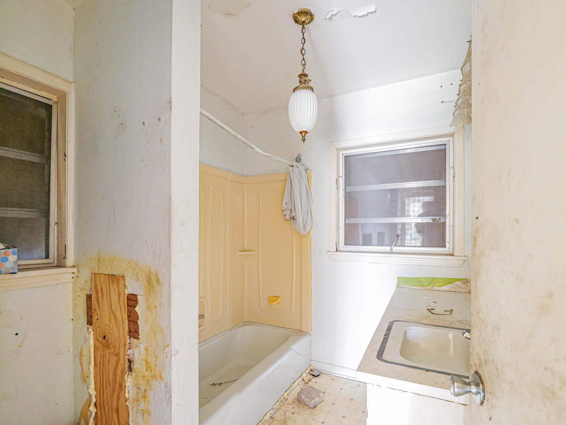690 6th Avenue Property Photo 16