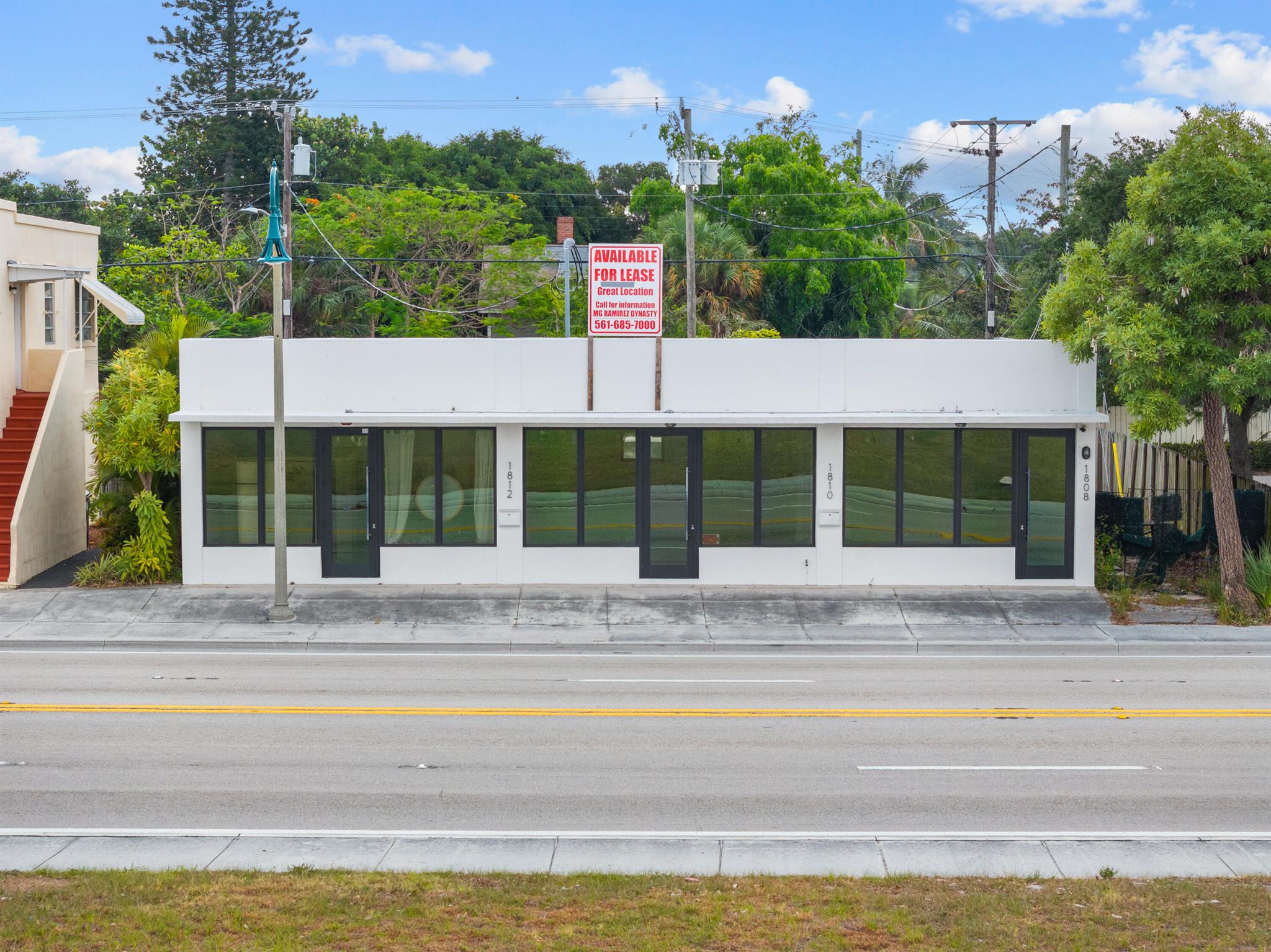 1808/1810 N Dixie Highway Property Photo 1