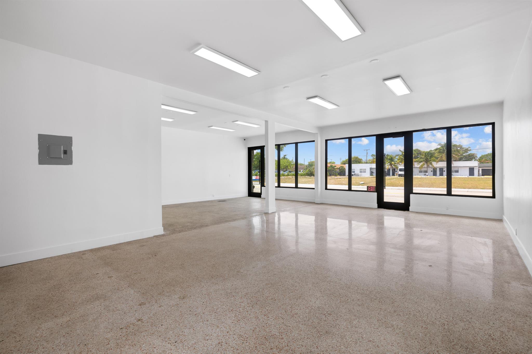 1808/1810 N Dixie Highway Property Photo 4