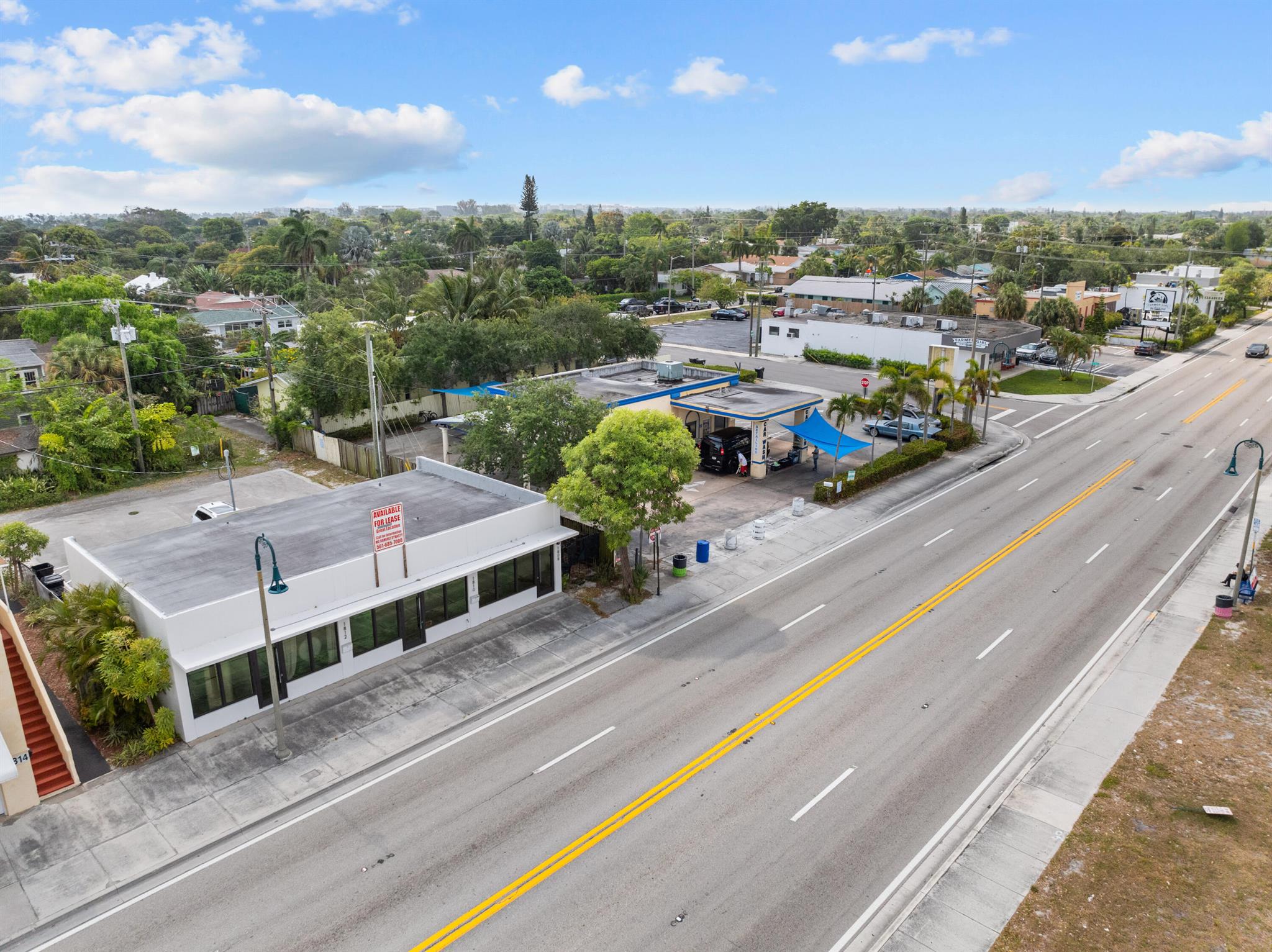 1808/1810 N Dixie Highway Property Photo 6