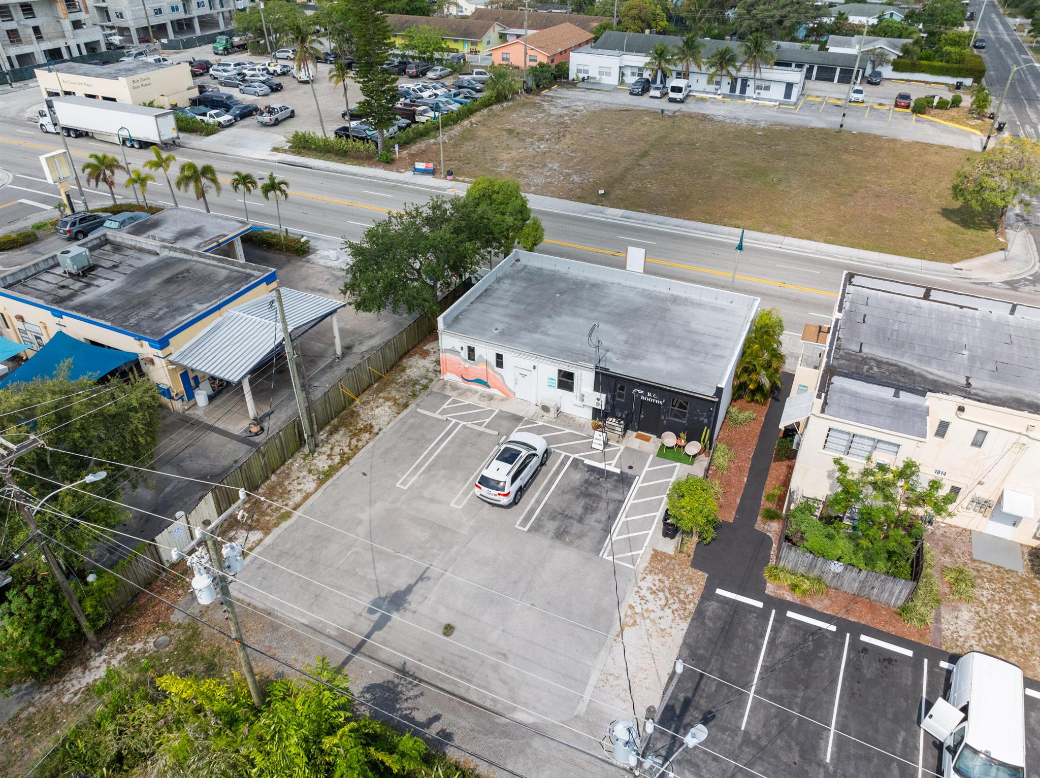 1808/1810 N Dixie Highway Property Photo 8