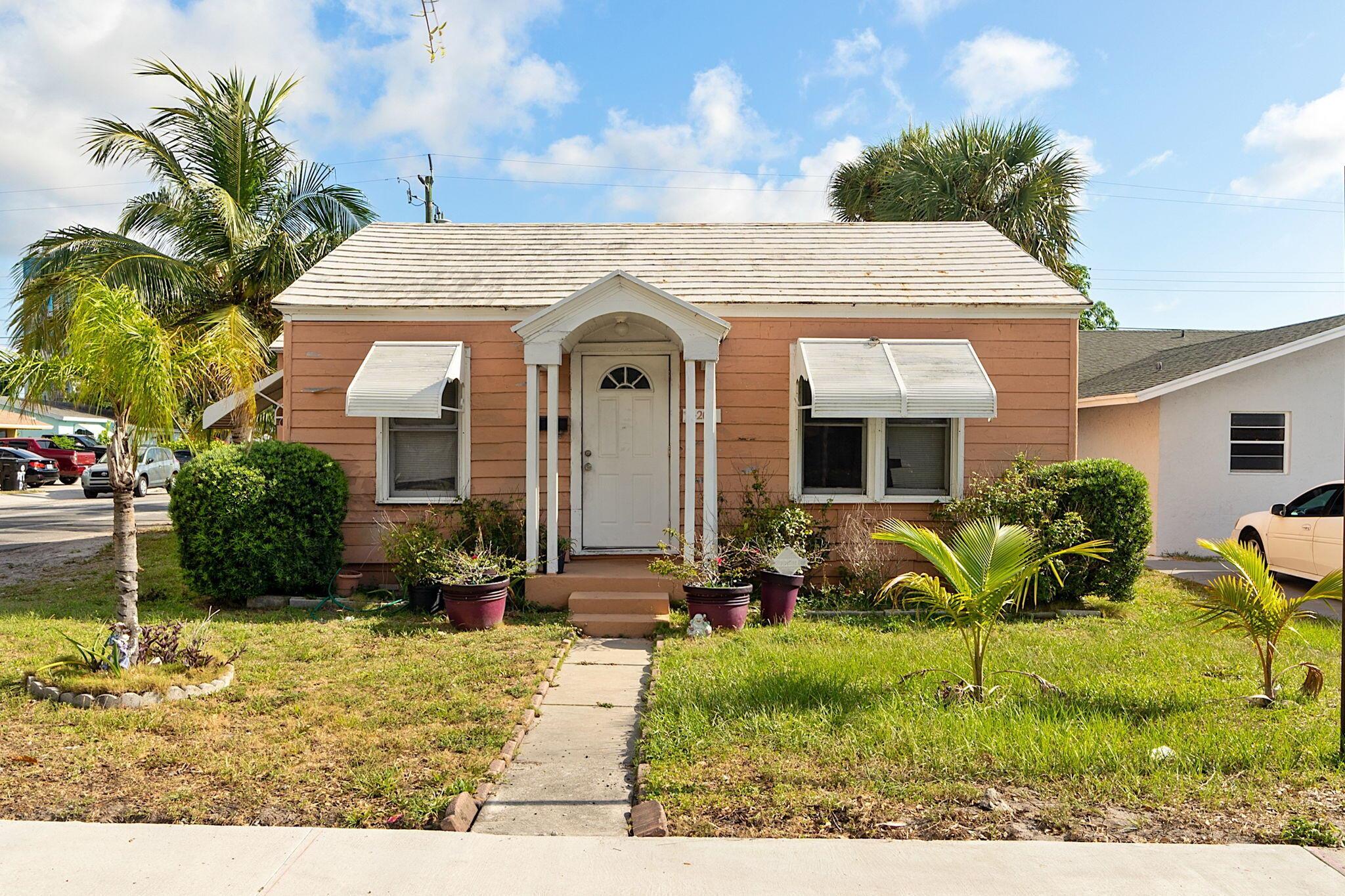 1420 Lake Avenue Property Photo 1