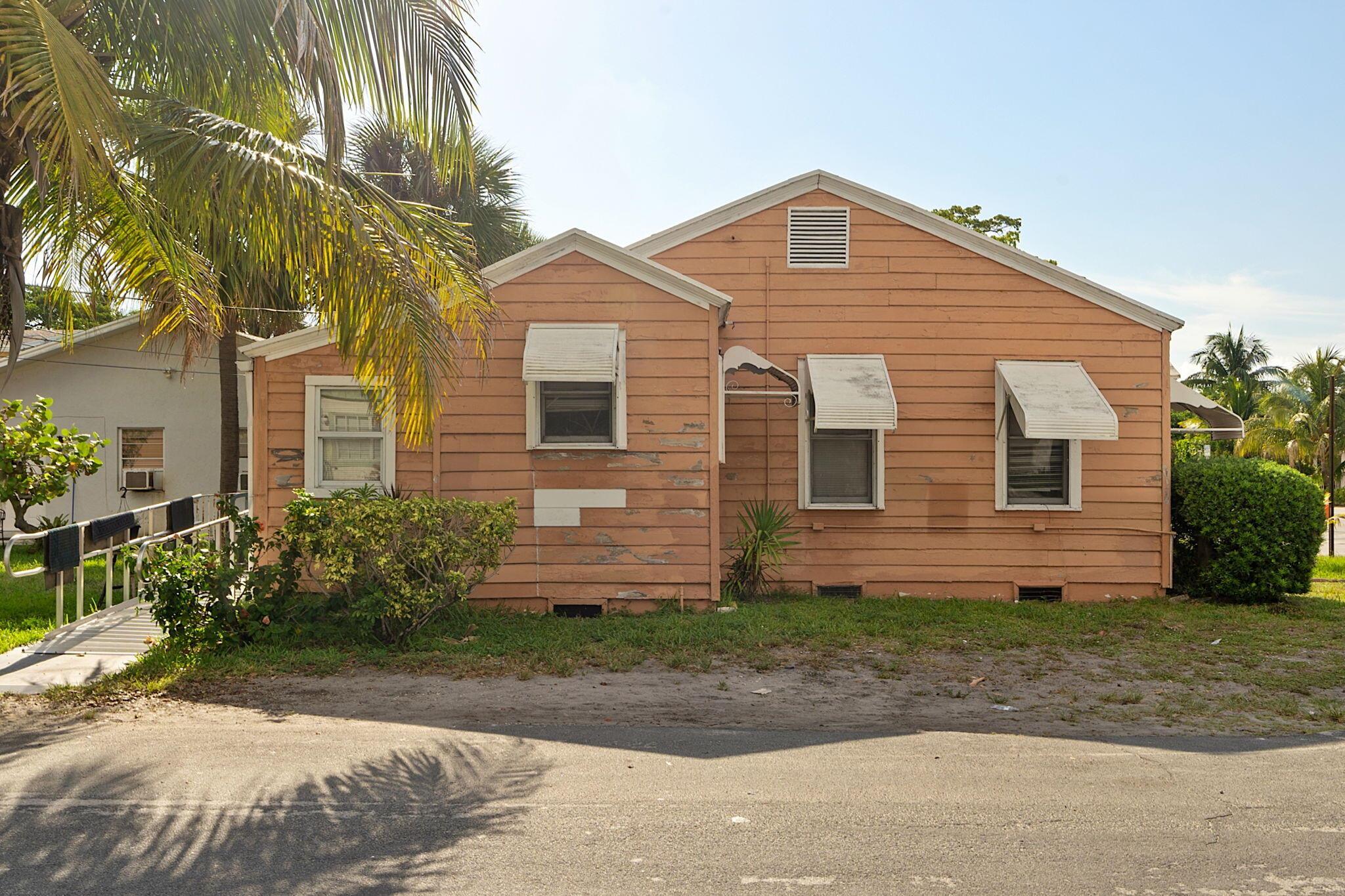 1420 Lake Avenue Property Photo 2