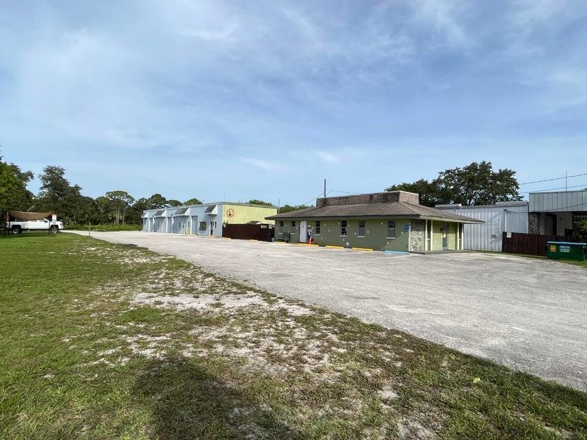 3802 Oleander Avenue Property Photo 3