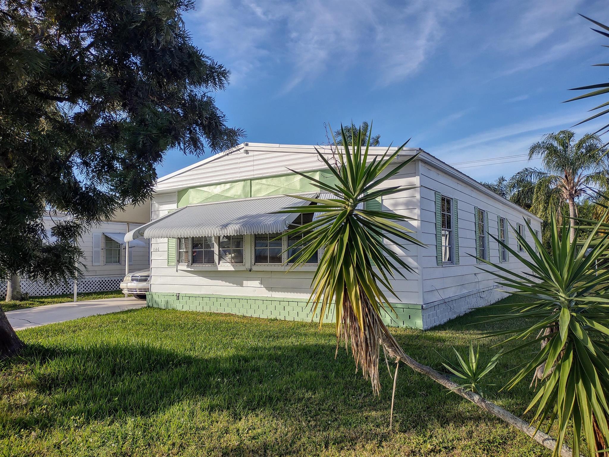 146 W Caribbean Property Photo