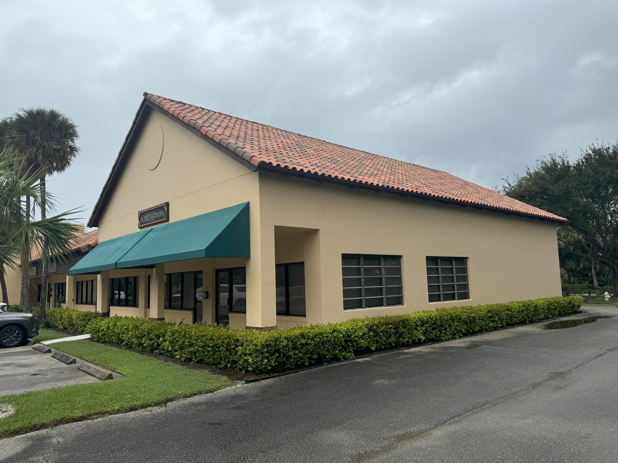 725 N Highway A1a C121 Property Photo 1