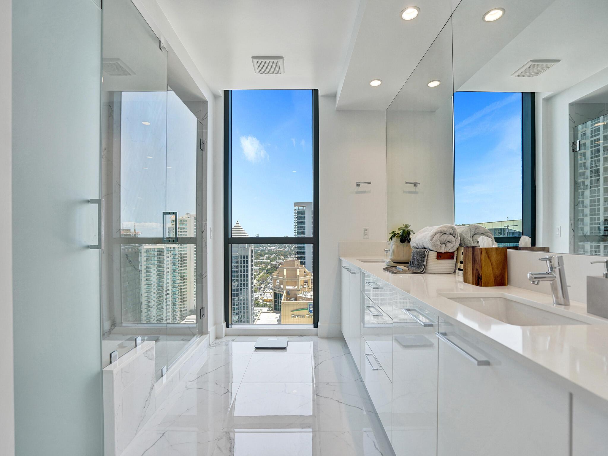100 E Las Olas Boulevard 3301 Property Photo 11