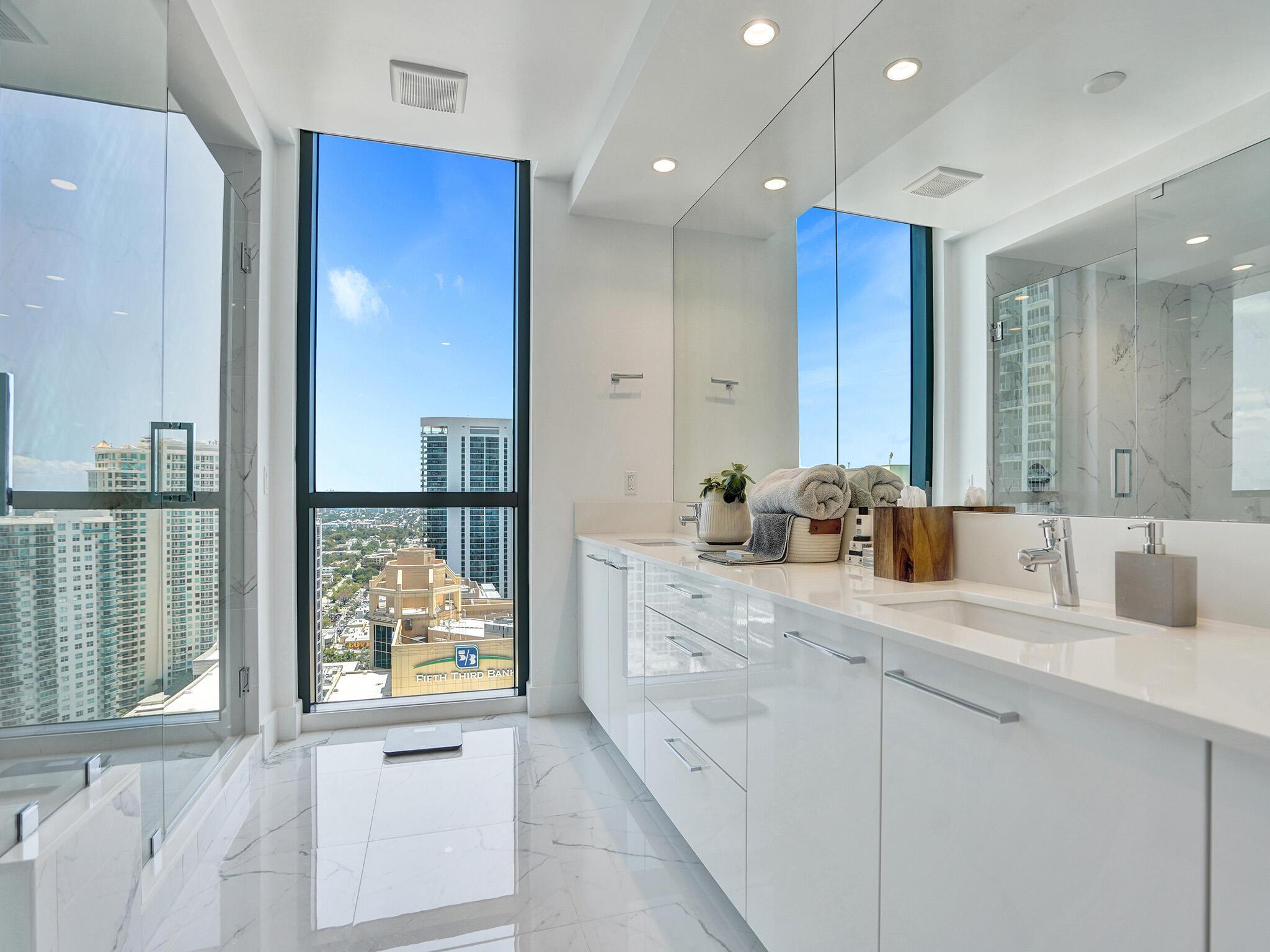 100 E Las Olas Boulevard 3301 Property Photo 12