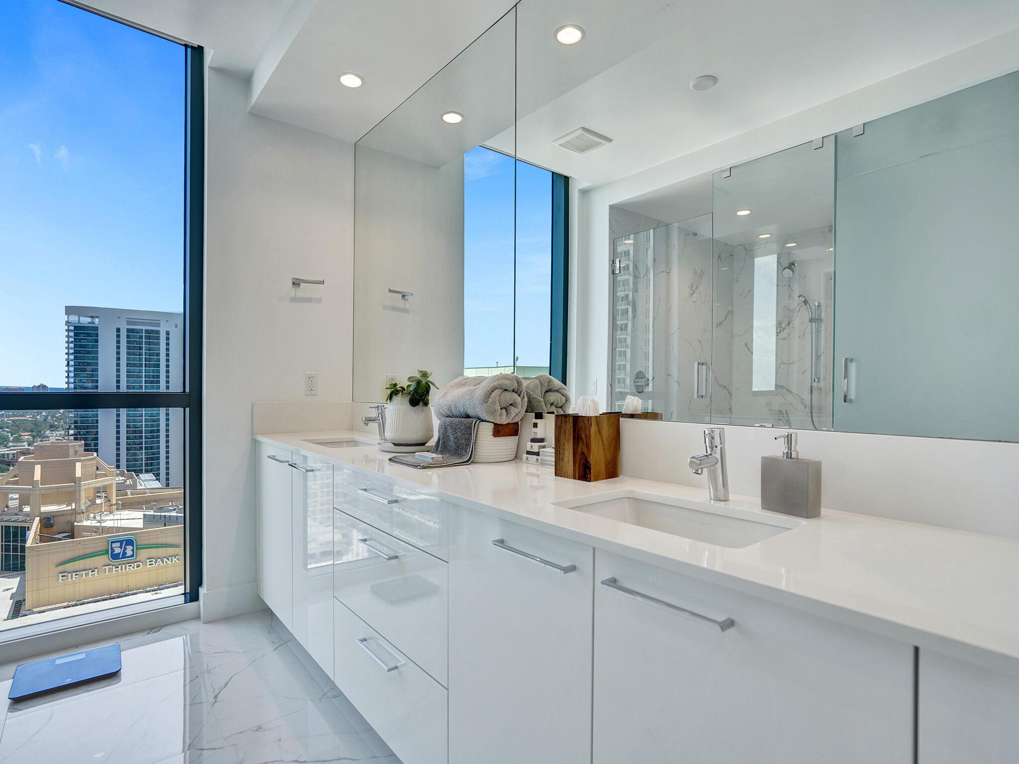 100 E Las Olas Boulevard 3301 Property Photo 14