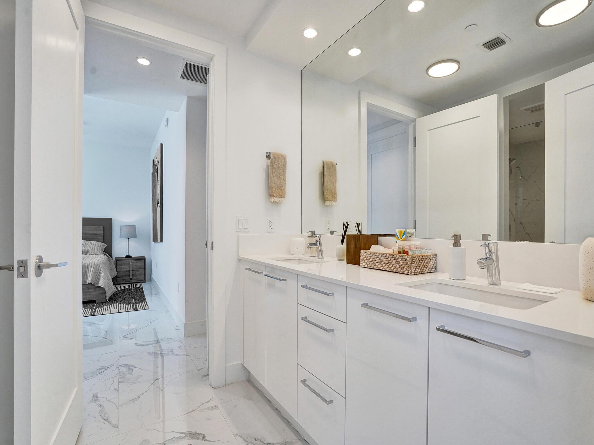100 E Las Olas Boulevard 3301 Property Photo 33