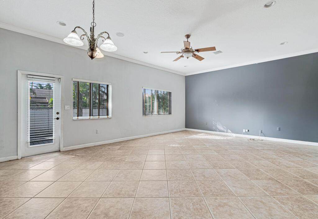 2704 Treasure Cove Circle Property Photo 6