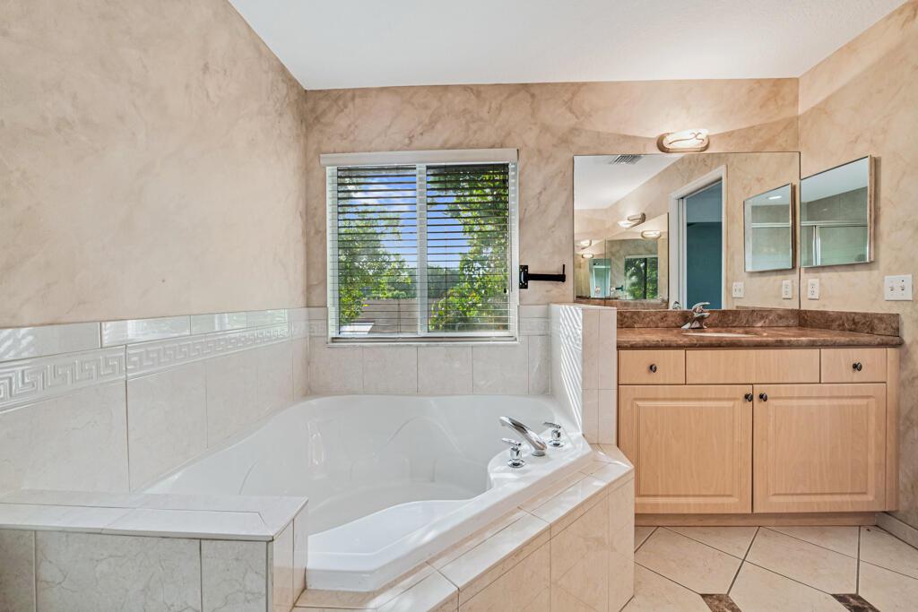2704 Treasure Cove Circle Property Photo 25